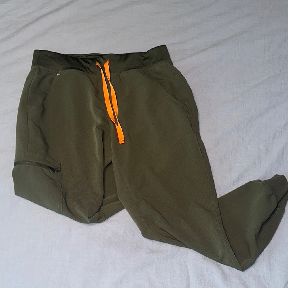 Figs Olive Jogger Scrubs